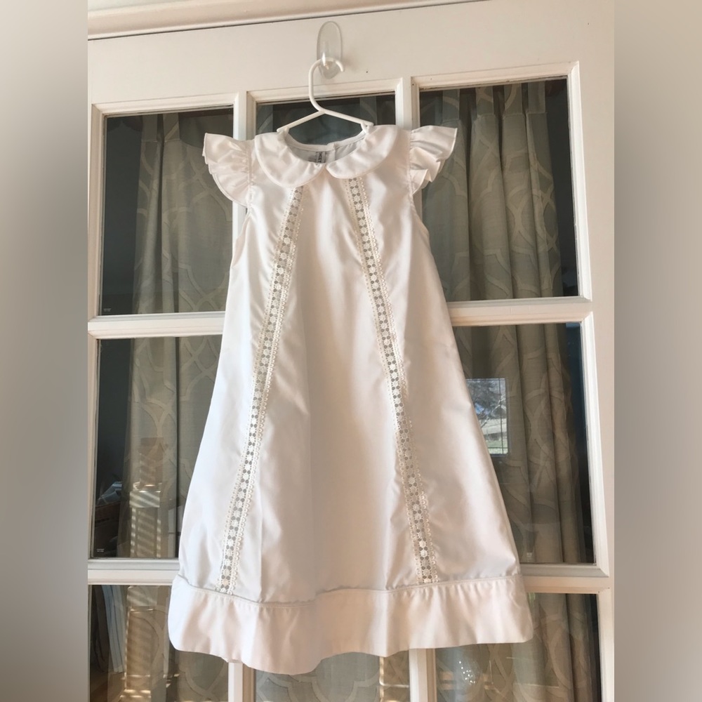 Sweet Dreams size 6 dress white with peter pan collar and eyelet details.